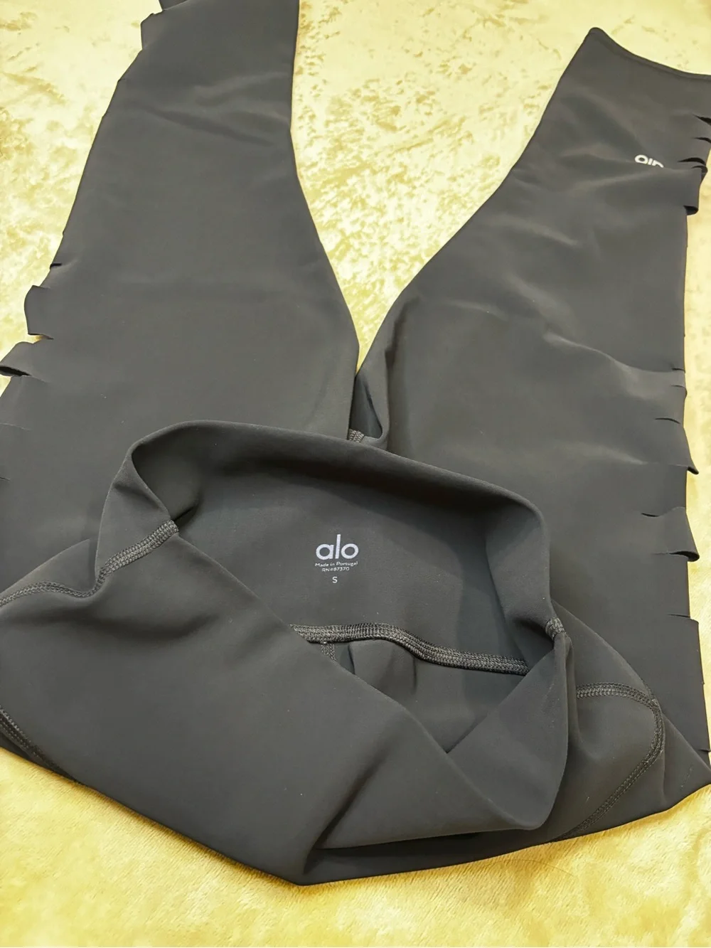 ALO Yoga Black High-Rise Cutout Crop Leggings